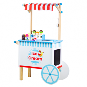 Saldējuma stends ar saldējumiem koka